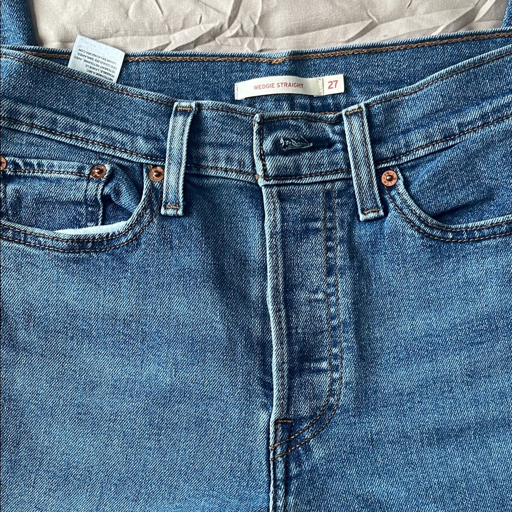 Levi's Classic Blue Jeans - Picture 16 of 16